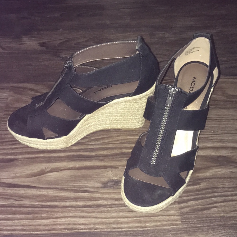 Black Wedges